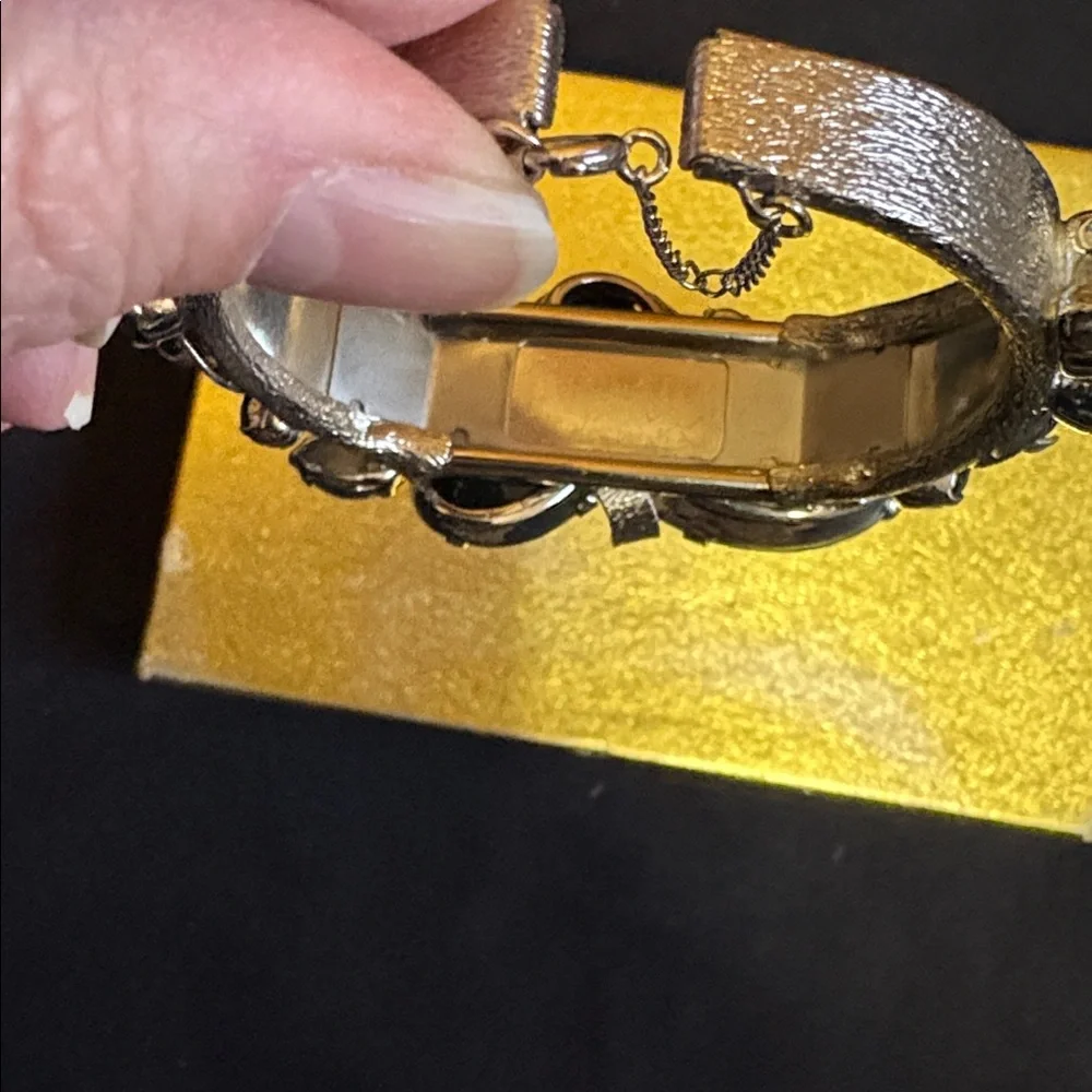 Women’s Vintage Black & Silver Rhinestone Bracelet and Clip Earring Jewelry Set - Picture 4 of 6